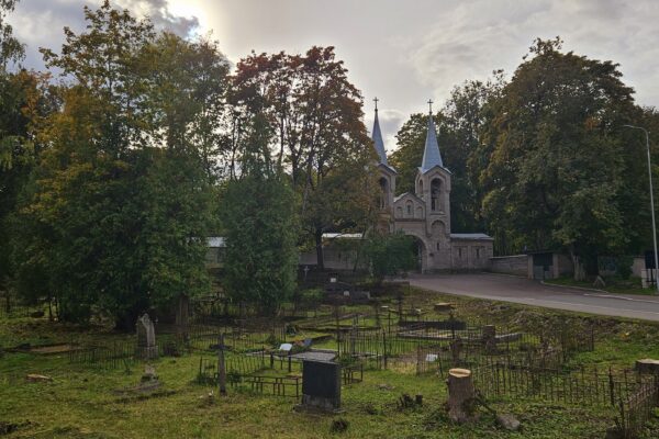 Tallinn Cemetery Tour